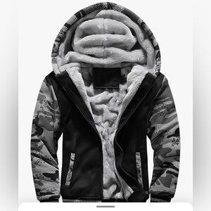 Men’s pullover Winter workout fleece hoodie jacket.